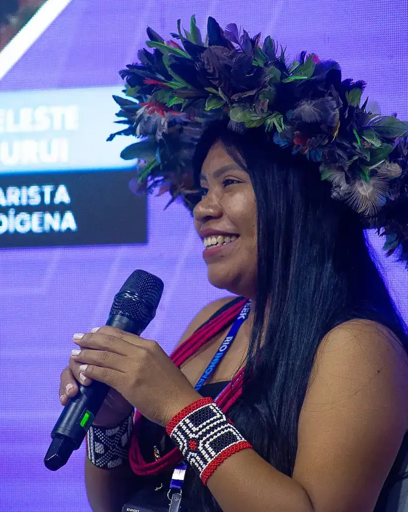 Celeste Suruí speaking at Rio Innovation Week